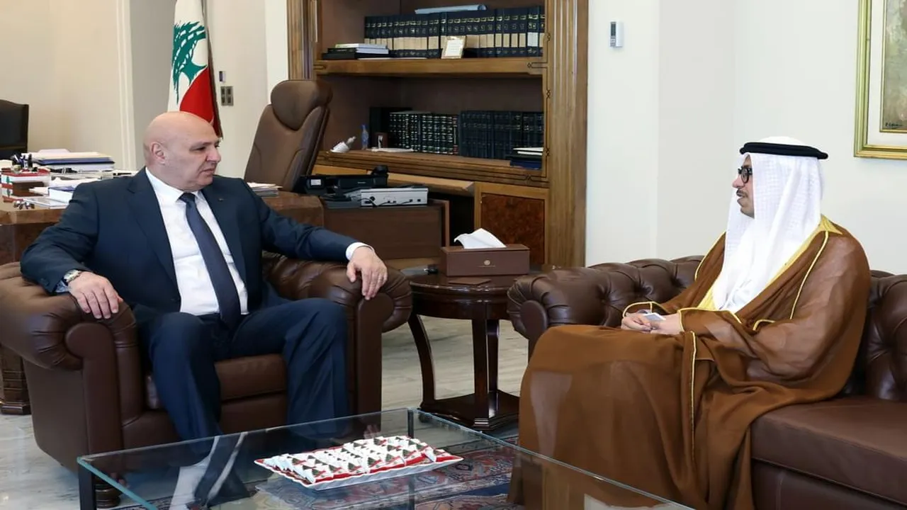 الرئيس اللبناني يشكر الإمارات على قرار السماح لمواطنيها بالسفر إلى لبنان